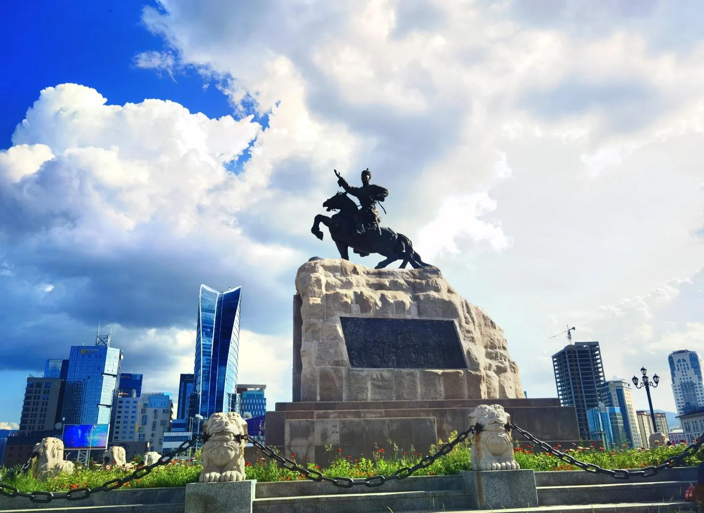 landmark square